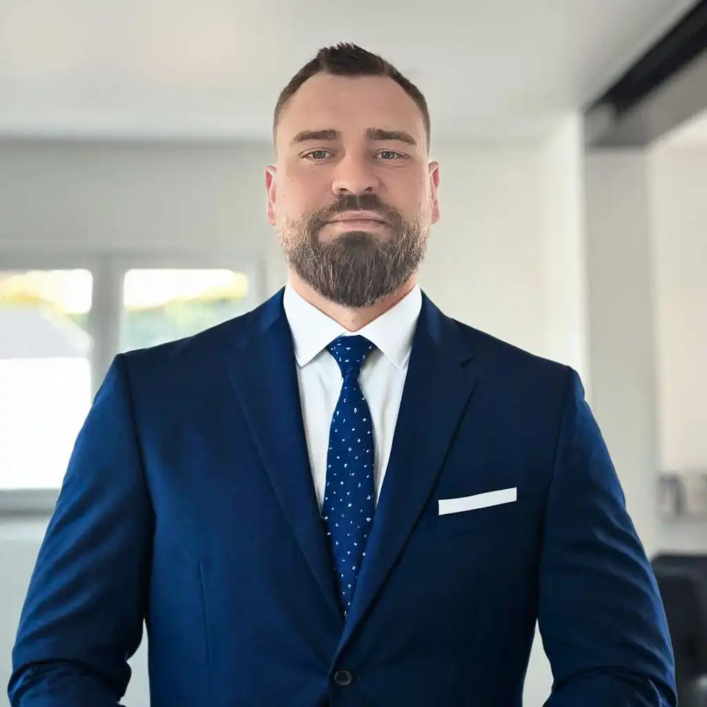 Maxim Ziwka Portrait Experte Immobilienfinanzierung, Finanzierung, Versicherungen, Versicherungslösungen